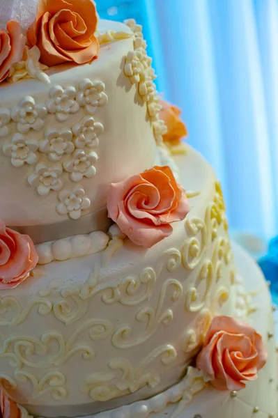 Tradycyjny Tort Weselny Różanymi Kwiatami Piękna Piekarnia Party — Zdjęcie stockowe