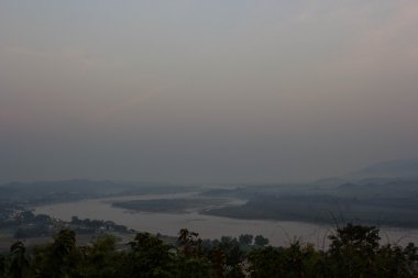 Güneş doğarken Khong nehir Chiangrai, Tayland.
