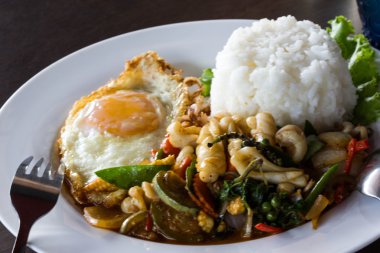 Basil Fried Rice ile kalamar