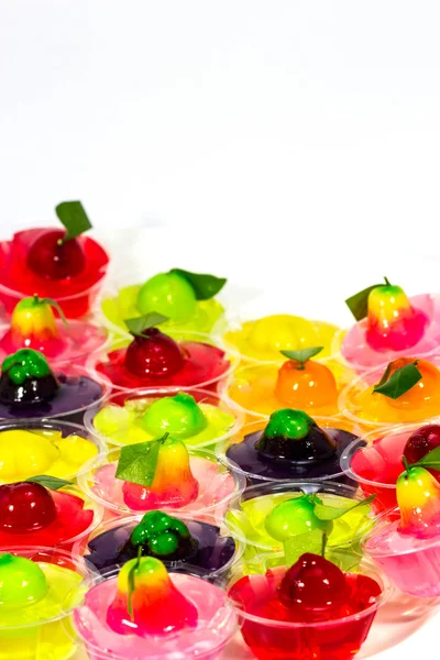 Buah-buahan tiruan yang dihapus dalam jelly, Thai Dessert pada backg putih — Stok Foto