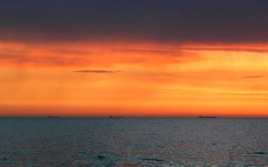 Hazar Denizi 'nde gün doğumu, Makhachkala