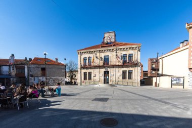 Guadalix de la Sierra, İspanya - 4 Nisan 2021: Guadalix de la Sierra Town Hall. Guadalix de la Sierra 'da 