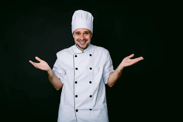 Szef Kuchni Kucharz Noszenia Kurtki Kapelusz Kuchnia Jest Zaskoczony Uśmiecha — Zdjęcie stockowe