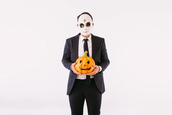 Mann Anzug Und Krawatte Mit Einer Halloween Killer Maske Mit — Stockfoto