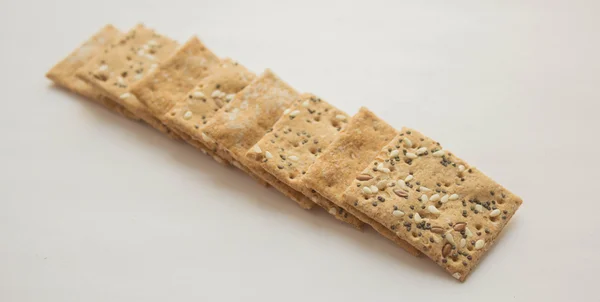 Crispbread em um fundo branco. Foco seletivo — Fotografia de Stock