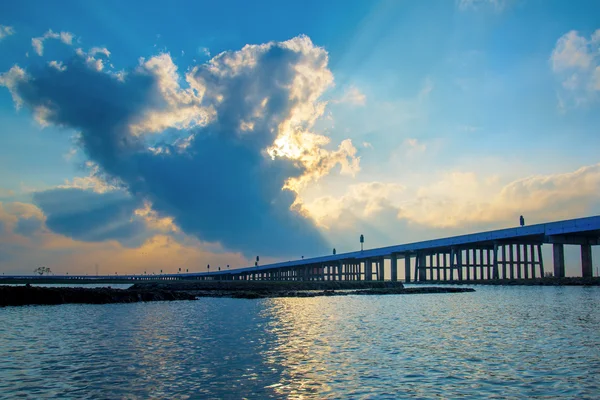 Chaloem Phrakiat 80 Phansa Köprüsü phatthalung