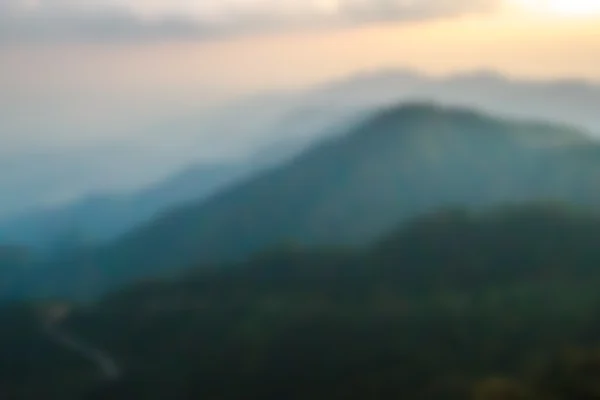 dağ bulanıklık stil gün batımında