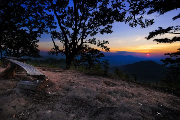 Wunderschöner Sonnenuntergang im Norden Thailands — Stockfoto