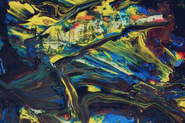 Siyah ve renkli boya karışımı, fırça darbesi ve doku. Grunge soyut elle boyanmış elementler. 