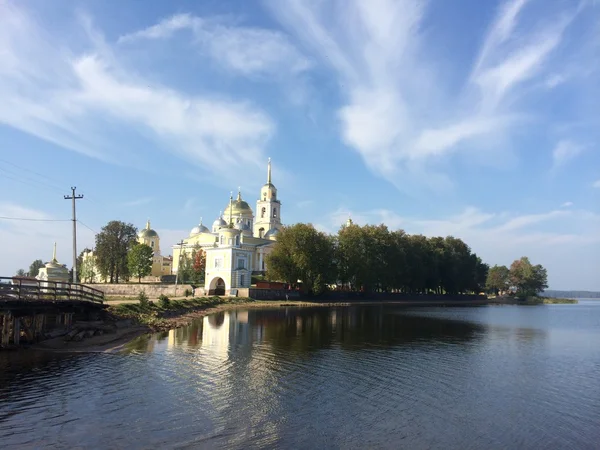 Нило-Стабинский монастырь на озере Селигер — стоковое фото