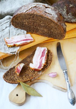 ekmek ve pastırma