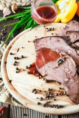 Geyik şarap soslu rosto