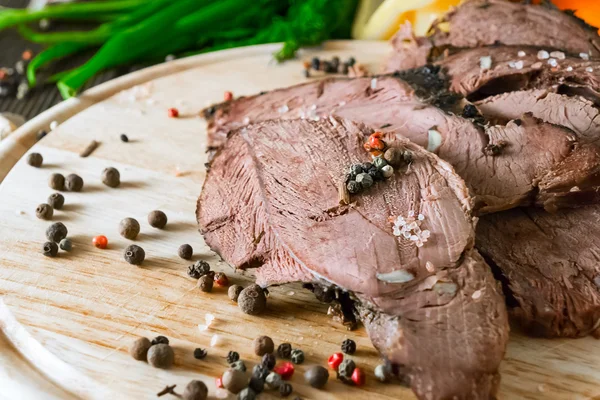 Deer roast with wine sauce — Stock Photo, Image