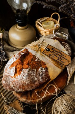 Lavanta, kabak ve keçi peynirli ekmek