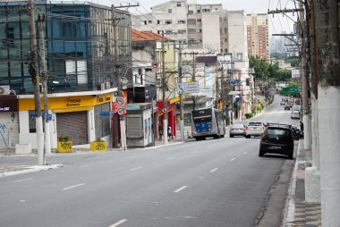Sao Paulo 'daki tecrit sırasında boş caddeler ve dükkanlar kapatıldı