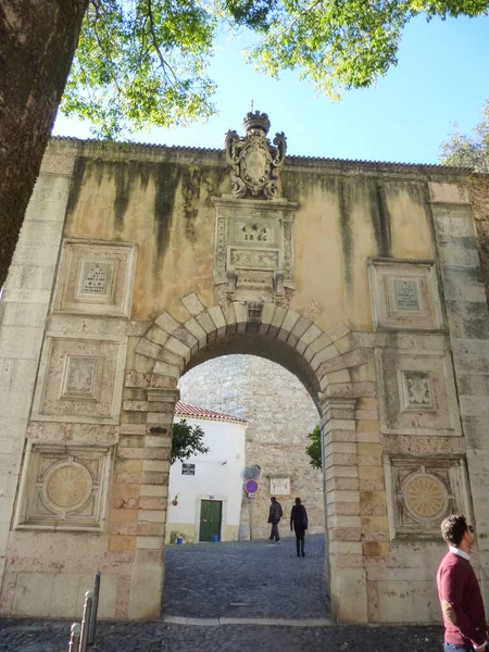 リスボンの聖ジョージ城入口の写真 — ストック写真