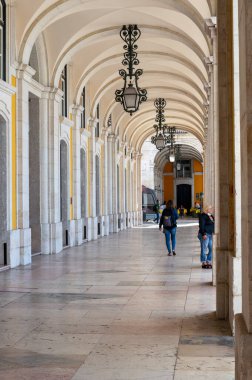 Lizbon, Portekiz 14 Temmuz 2021. Comercio 'nun ünlü mekanının manzarası. Lizbon, Portekiz