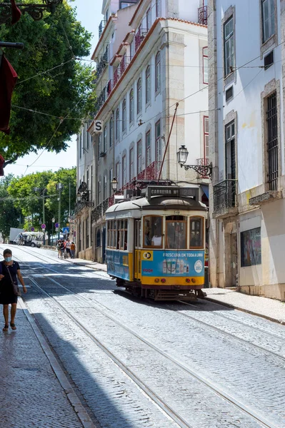 Lissabon Portugal Juli 2021 Traditioneel Vervoer Genaamd Tram Tijdens Een — Stockfoto