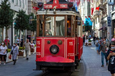 09 05 2021 İstanbul Türk tramvay hattı ünlü Taksim Meydanı Tarlabaşı Caddesi