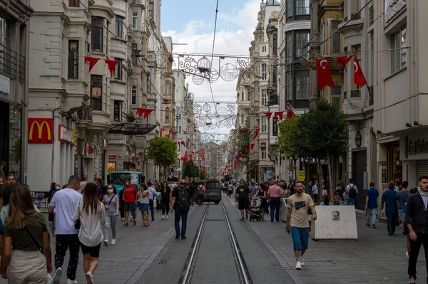 09 05 2021 İstanbul Türk tramvay hattı ünlü Taksim Meydanı Tarlabaşı Caddesi