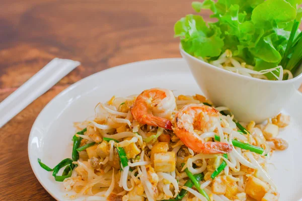 Gebratene Reisnudeln Mit Garnelen Und Sojasprossen Teller Verrühren Thailändisches Essen — Stockfoto