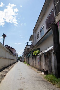 29 Mayıs 2020 tarihli film tahılları, Tayland 'ın COVID-19, Alleyway banliyöleri boyunca farklı günlük yaşam koşullarının karizmatik ve özel coğrafi anlamını ifade etmektedir.