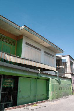 29 Mayıs 2020 tarihli film tahılları, Tayland 'ın merkez banliyöleri olan COVID-19' un karantinası sırasında farklı günlük yaşam koşullarının karizmatik ve özel coğrafi anlamını ifade etmektedir.