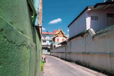 29 Mayıs 2020 tarihli film tahılları, Tayland 'ın COVID-19, Alleyway banliyöleri boyunca farklı günlük yaşam koşullarının karizmatik ve özel coğrafi anlamını ifade etmektedir.