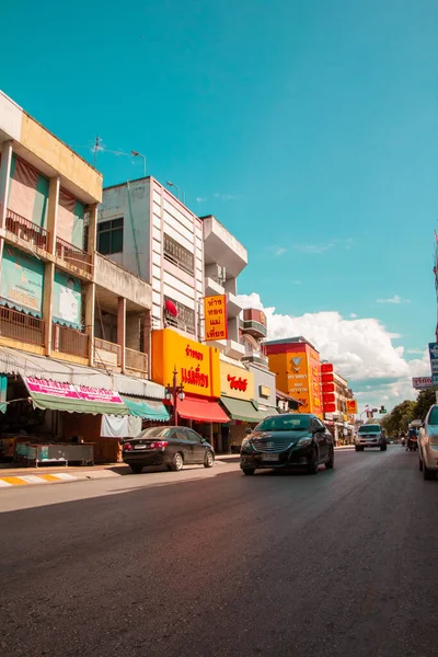 Film tahılları 29 Mayıs 2020. Özel coğrafi çekiciliğini göster Farklı yaşam koşulları, günlük yaşam karantinası sırasında şehir dışındaki Lamphun Thailand kırsalında