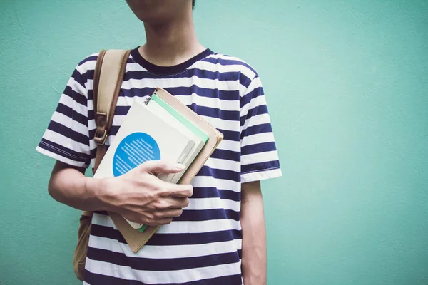 Conceito Educação Homem Preto Branco Shirt Holding Livro Esperando Estudar — Fotografia de Stock