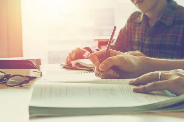 Schoolstudent Met Potlood Het Nemen Van Examens Schrijven Klas Voor — Stockfoto