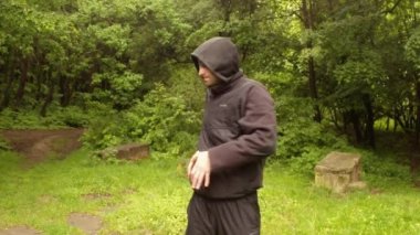 Öğretim antik sihirli Hint movementthe ilk serisi parkta gösterir: genel plan, orta atış, yakın çekim