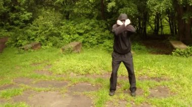 Öğretim antik sihirli Hint movementthe ilk serisi parkta gösterir: genel plan, orta atış, yakın çekim