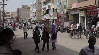 Kızılderililer sokaklarda Gadag, Hindistan.