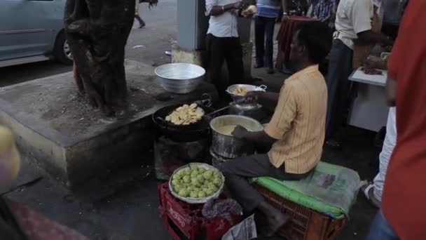 印度孟买，印度的街道上. — 图库视频影像