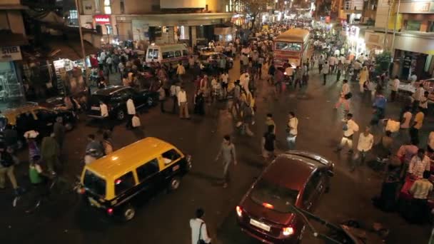Indios en las calles de Mumbai, India . — Vídeos de Stock