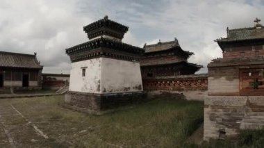 eski manastır Erdene Zuu Budist manastır - Moğolistan en eski anıtlarından küçük bir eski Moğol Budist tapınak kompleksi