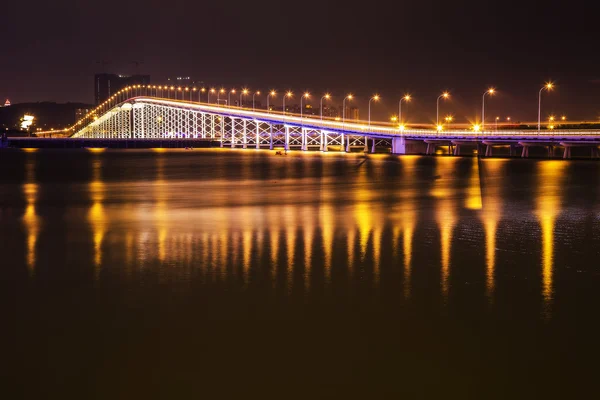 Macau Bridge nachtverlichting — Stockfoto