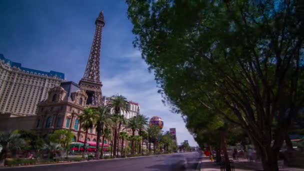 Trafic des personnes et de l'automobile sur la bande — Video