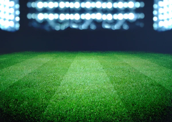 Fußballplatz und die hellen Lichter — Stockfoto