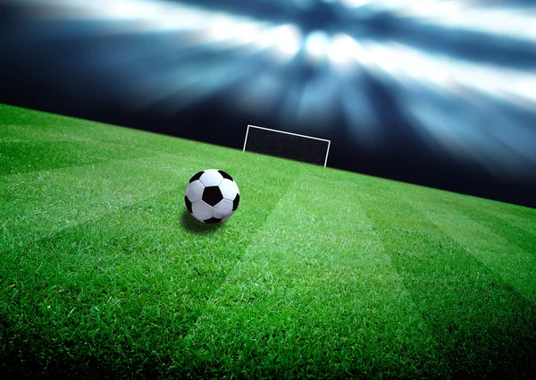 Campo di calcio e le luci luminose — Foto Stock