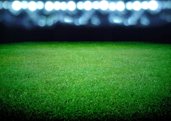 足球场和明亮的灯光 — 图库照片