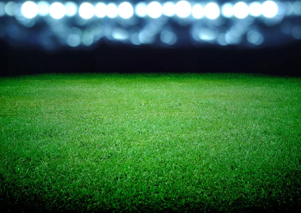 Fußballplatz und die hellen Lichter — Stockfoto