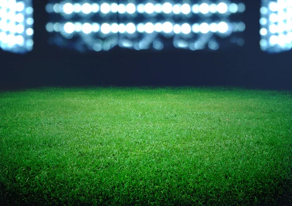 Fußballplatz und die hellen Lichter — Stockfoto