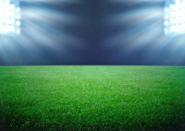 Campo di calcio e le luci luminose — Foto Stock