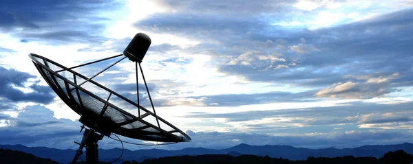 Antenne satellite — Photo