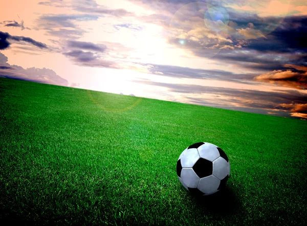 Campo di calcio e cielo — Foto Stock