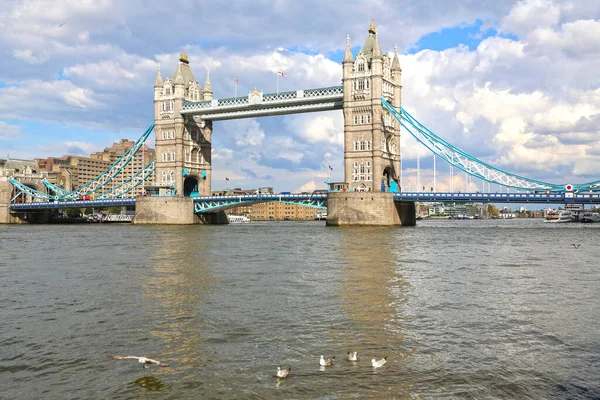 London Great Britain May 2016 Tower Bridge River Thames Spring — Stock Photo, Image