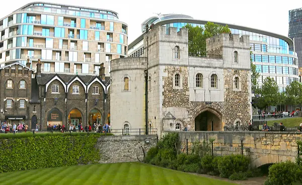 Londres Gran Bretaña Mayo 2016 Antigua Torre Fortaleza Orillas Del — Foto de Stock