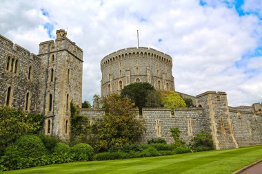 Windsor, İngiltere - 25 Mayıs 2016: Windsor Kalesi, Windsor Kalesi, Bir bahar günü Yuvarlak Kule.
